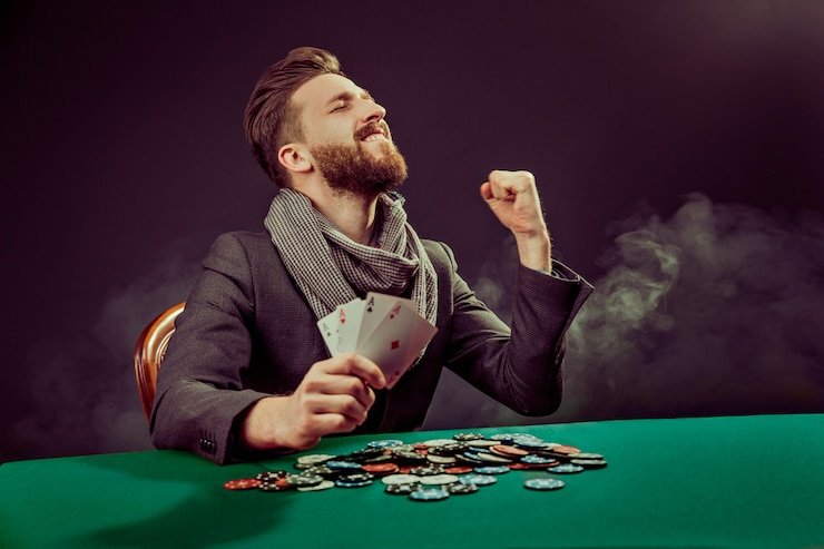 Tabel pembayaran Lucky Neko menampilkan nilai simbol dan kombinasi